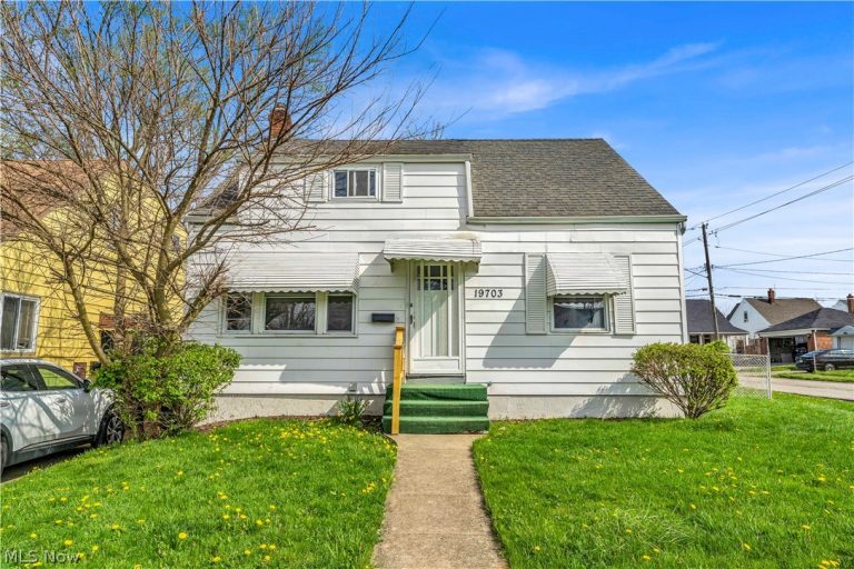 19703 Fairway Avenue, Maple Heights, OH, 44137