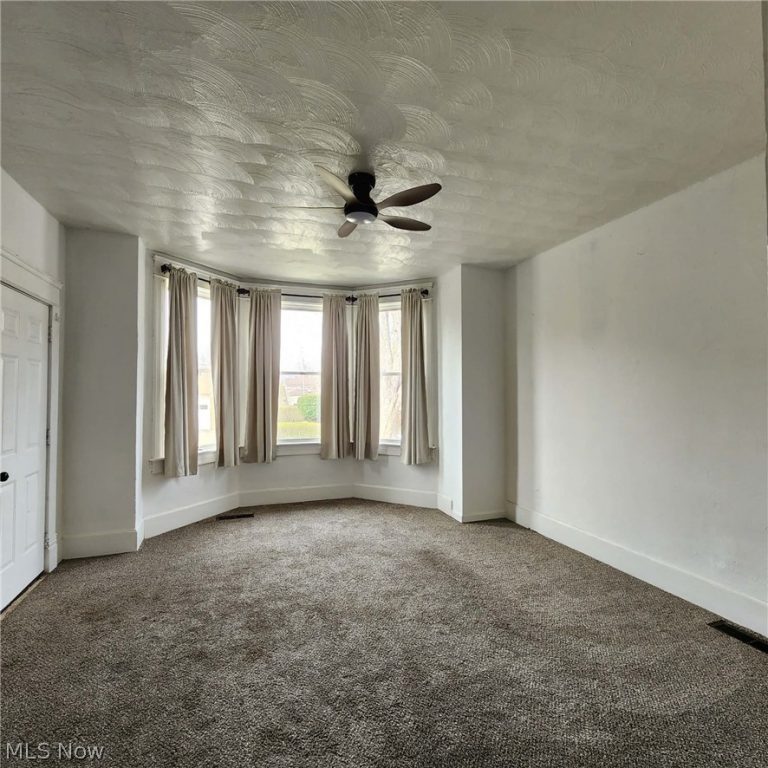 804 Gomber Avenue, Cambridge, OH - Photo 4