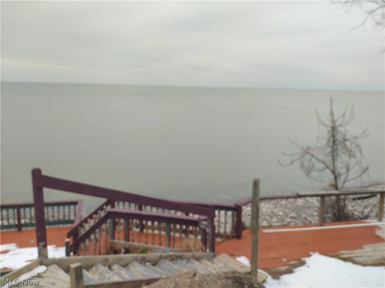 2119 Erie Avenue, Lorain, OH - Photo 8