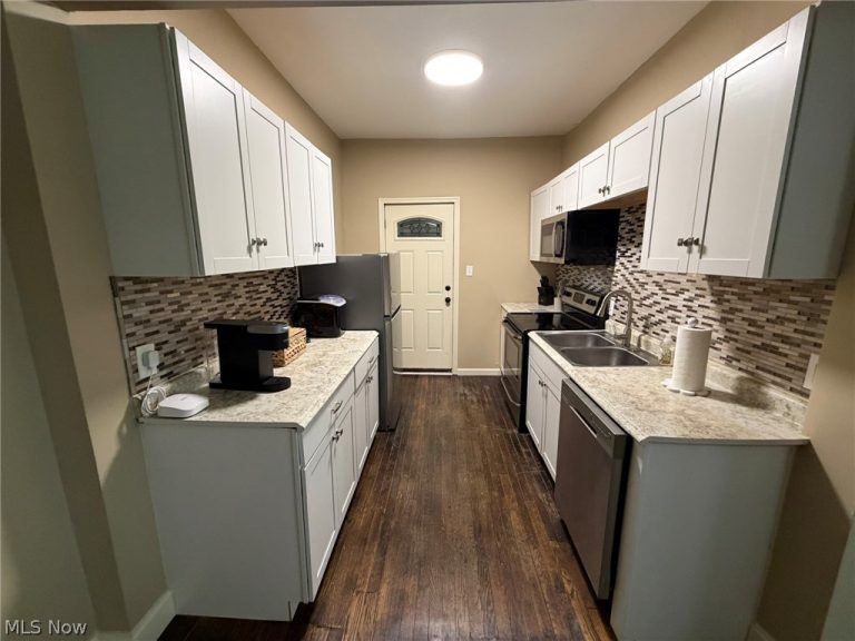 3186 Euclid Heights Boulevard #1, Cleveland Heights, OH - Photo 5