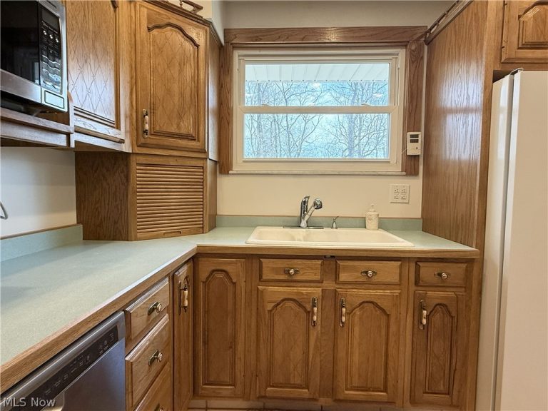 601 Emmett Way, Steubenville, OH - Photo 6