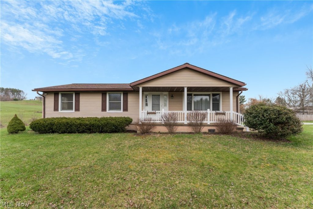 1090 Fort Road, Dellroy, OH