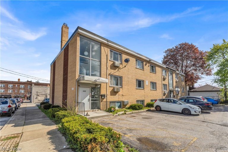 1415 Wyandotte Avenue #105, Lakewood, OH - Photo 2
