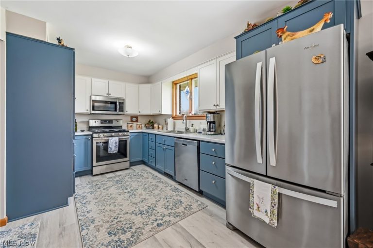 2076 Glenn Drive, Warren, OH - Photo 3
