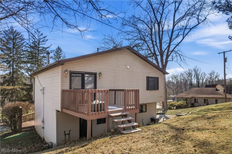 1511 Lake Front Drive, Salem, OH - Photo 3