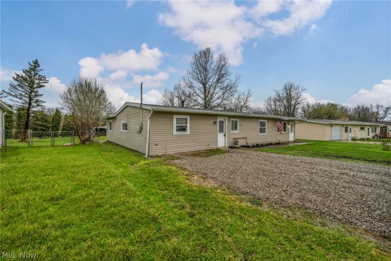12114 National Drive, Grafton, OH - Photo 3