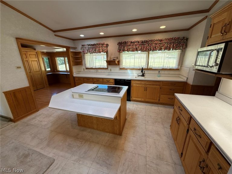 2902 Downeys Hill Drive, Dover, OH - Photo 8