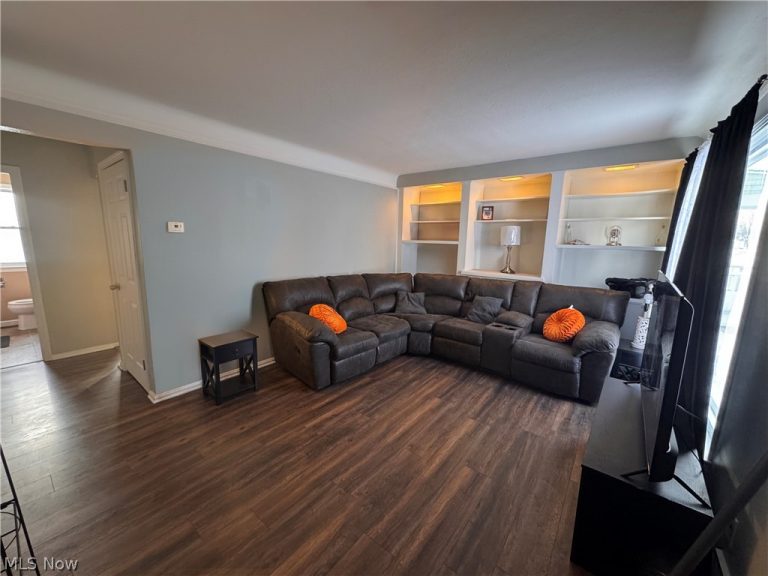 12908 York Boulevard, Garfield Heights, OH - Photo 3