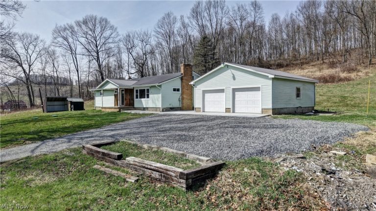 3265 Yorkview Road, New Philadelphia, OH - Photo 3