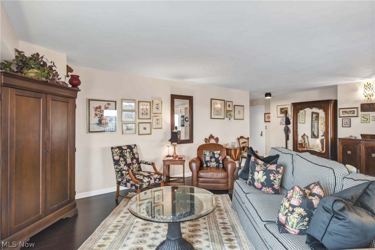 12500 Edgewater Drive #1202, Lakewood, OH - Photo 6