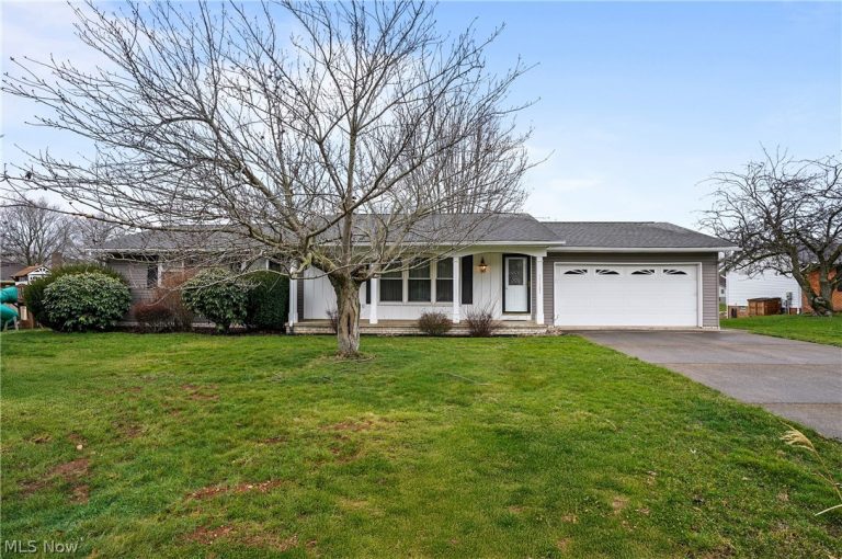 11105 Titus Avenue, Uniontown, OH, 44685