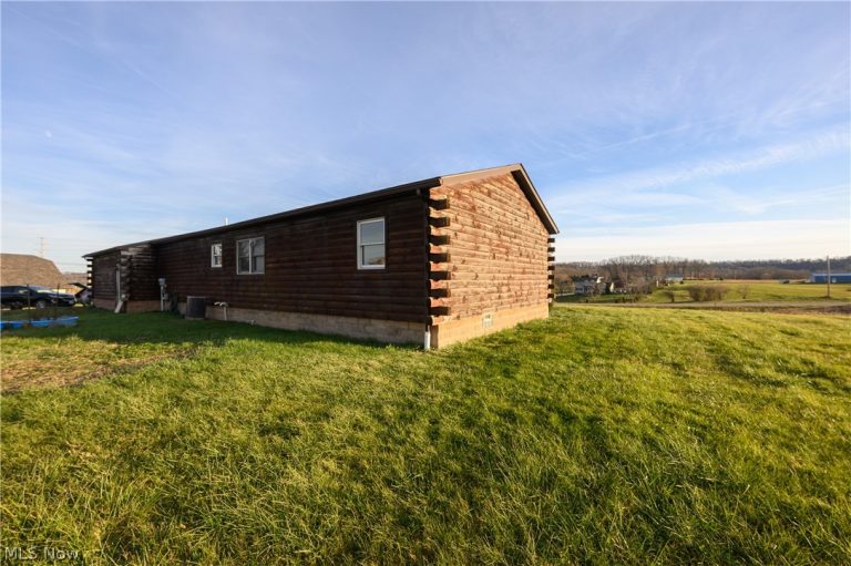 8200 Cutler Road, Sherrodsville, OH - Photo 3