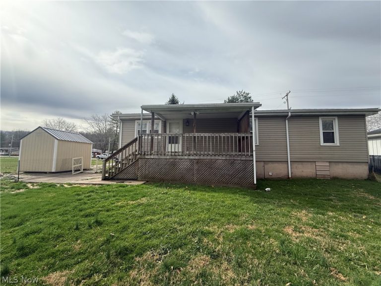 2375 Elizabeth Pike, Mineral Wells, WV - Photo 4