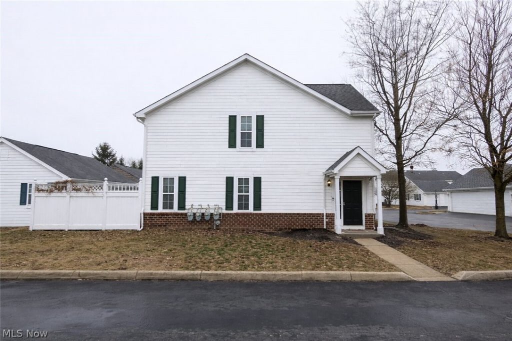633 Lakeview Drive, Grove City, OH