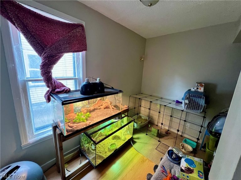 3901 Woburn Avenue, Cleveland, OH - Photo 6