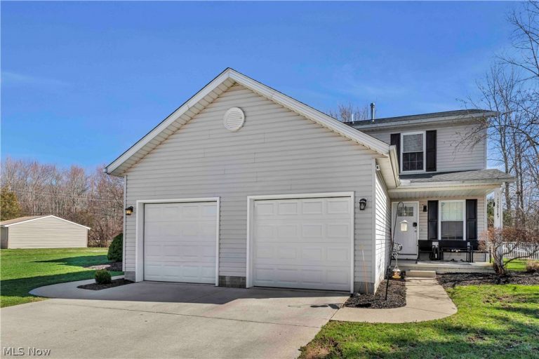 38145 French Creek Road, Avon, OH - Photo 2