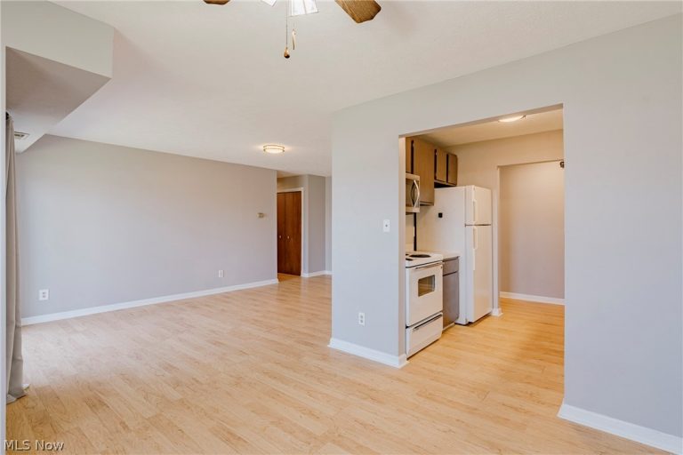 10790 Ravenna Road #201, Twinsburg, OH - Photo 8