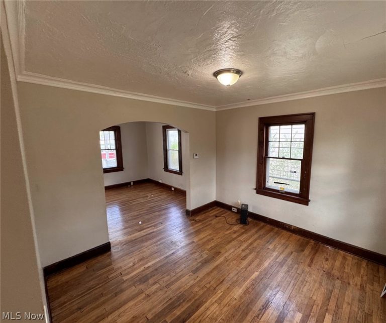 1075 177th Street, Cleveland, OH - Photo 6