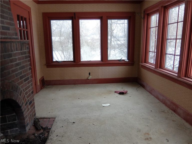 1094 Churchill Road, Girard, OH - Photo 5