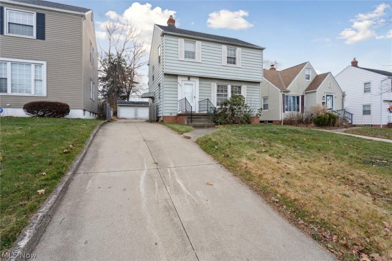 9504 Highland Avenue, Garfield Heights, OH - Photo 2