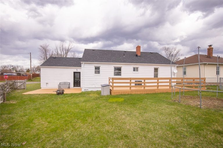 13600 Royal Boulevard, Garfield Heights, OH - Photo 2