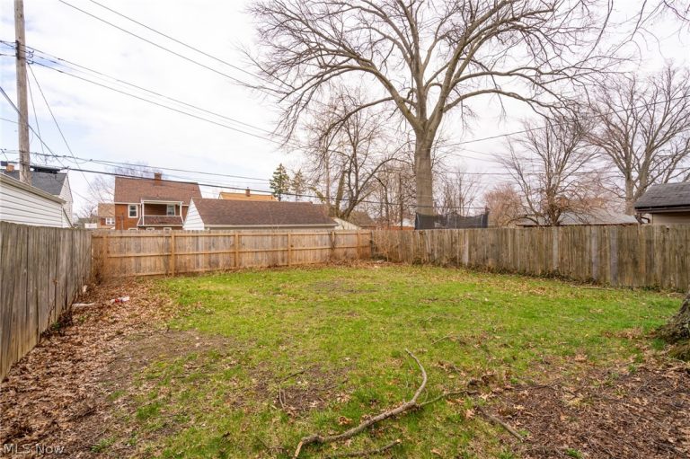 2422 North Avenue, Parma, OH - Photo 4