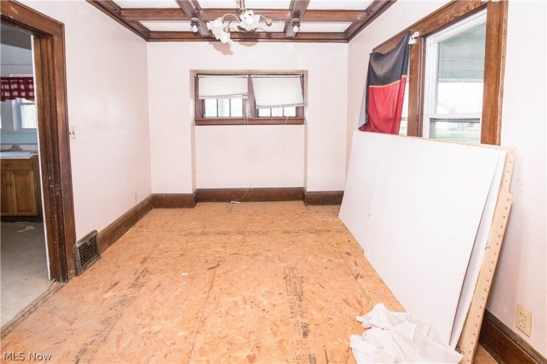 557 Wildwood Avenue, Akron, OH - Photo 4