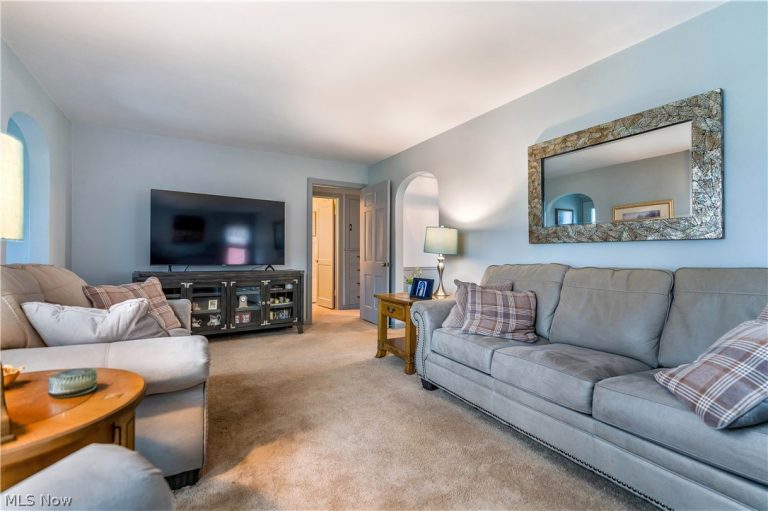 2464 Freedom Avenue, Alliance, OH - Photo 5