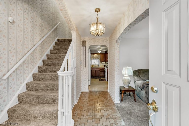 2504 Cardinal Drive, Youngstown, OH - Photo 5