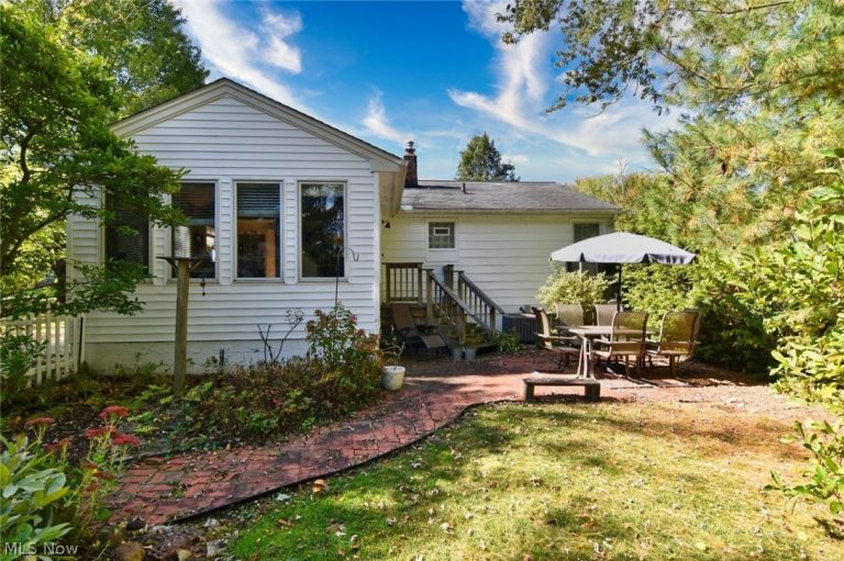 7381 Portage Street, Solon, OH - Photo 3