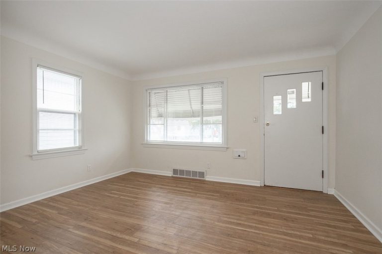 1547 Clermont Road, Cleveland, OH - Photo 3