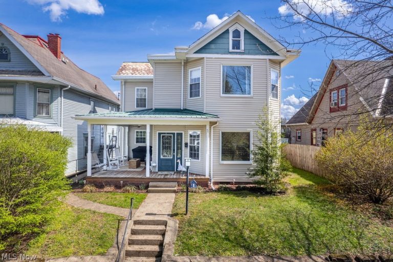 403 Columbia Avenue, Williamstown, WV, 26187