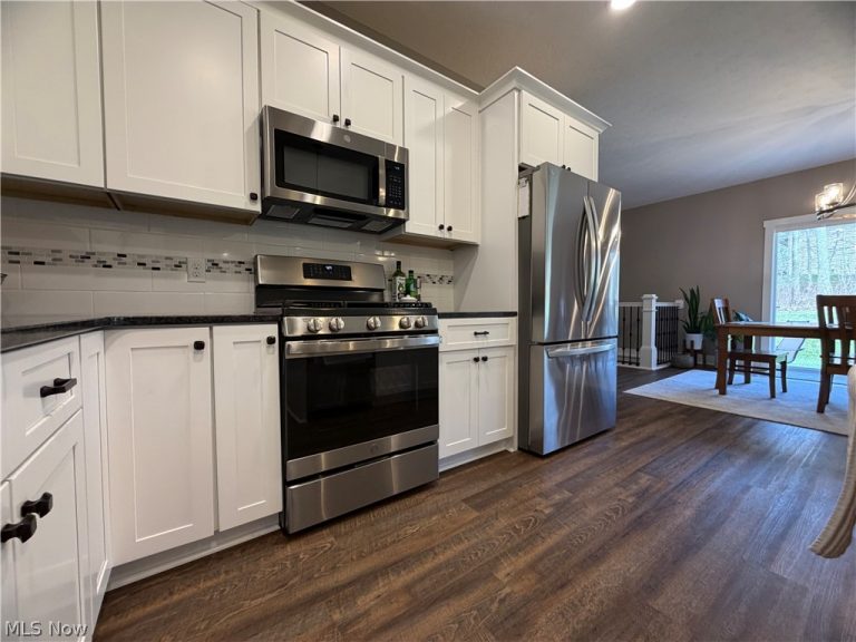 4858 Ashmont Avenue, Canton, OH - Photo 8