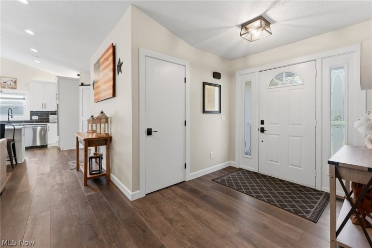 8863 Lynnpark Street, Alliance, OH - Photo 4