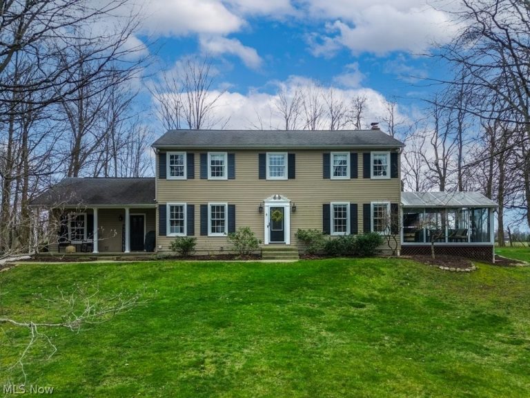 4702 Paradise Road, Seville, OH, 44273