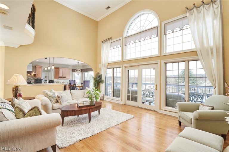 4705 Barnsleigh Drive, Bath, OH - Photo 8