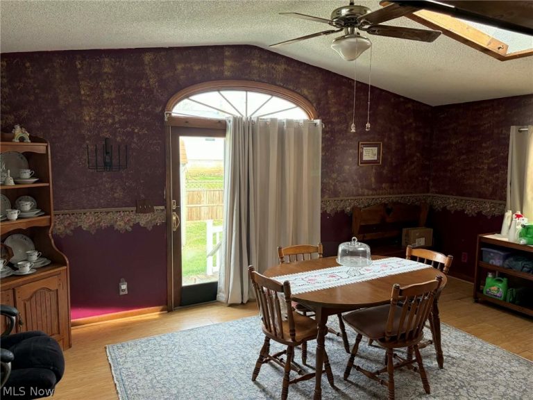 810 Woodale Drive, Bucyrus, OH - Photo 6
