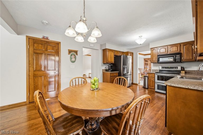 9602 LaSalle Lane, Mentor, OH - Photo 4