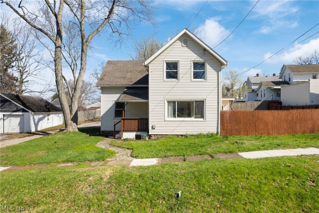 425 Myrtle Avenue, Cuyahoga Falls, OH
