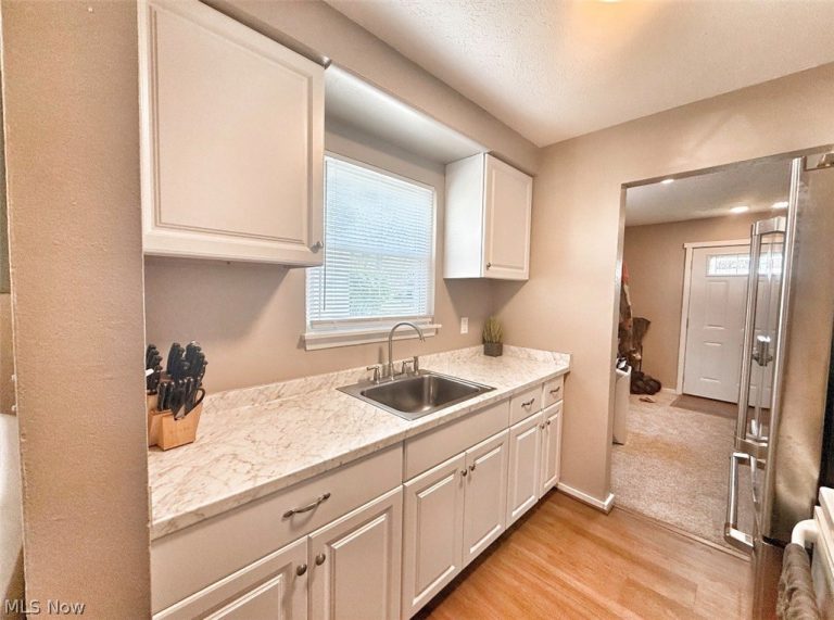 4887 Marigold Road, Mentor, OH - Photo 8
