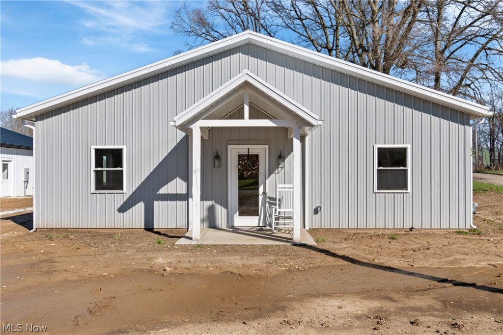515 Pine Street, Beach City, OH