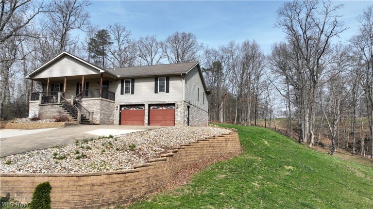 1950 Sams Creek Road, Mineral Wells, WV - Photo 2