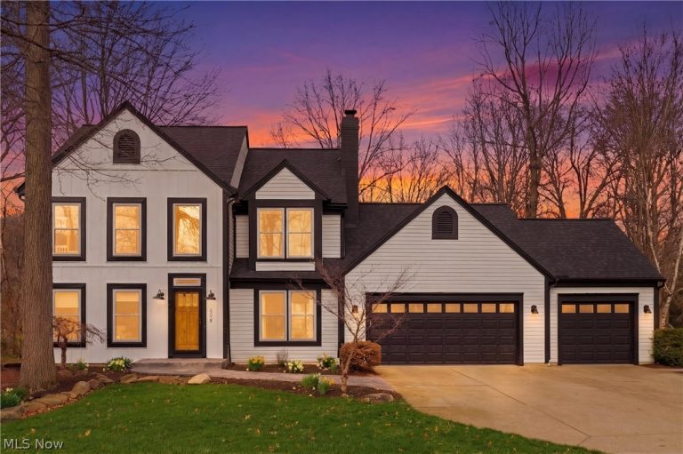 598 Chancellor Circle, Avon Lake, OH - Photo 2