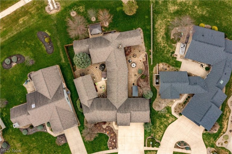 33017 Hidden Hollow Court, North Ridgeville, OH - Photo 4