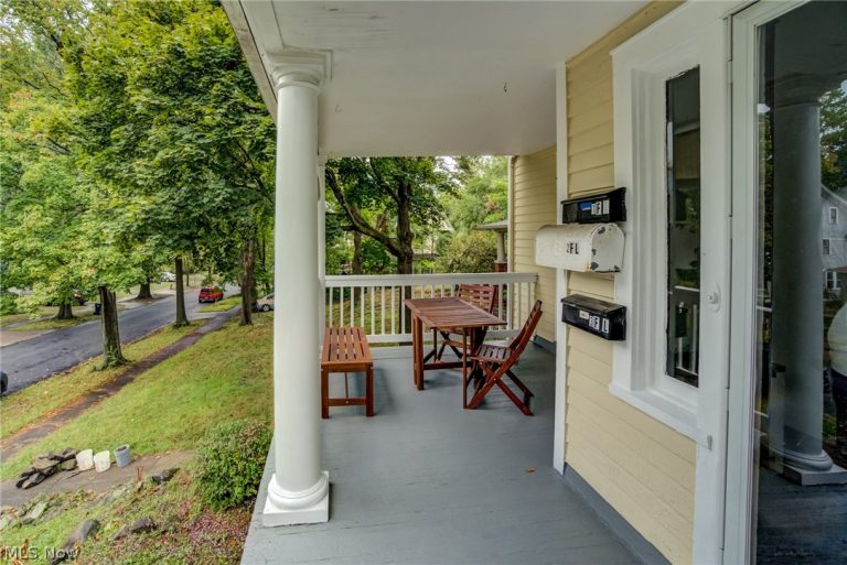 2245 Bellfield, Cleveland Heights, OH - Photo 2