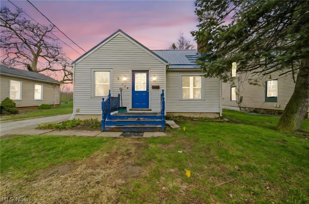 729 Main Street, Geneva, OH