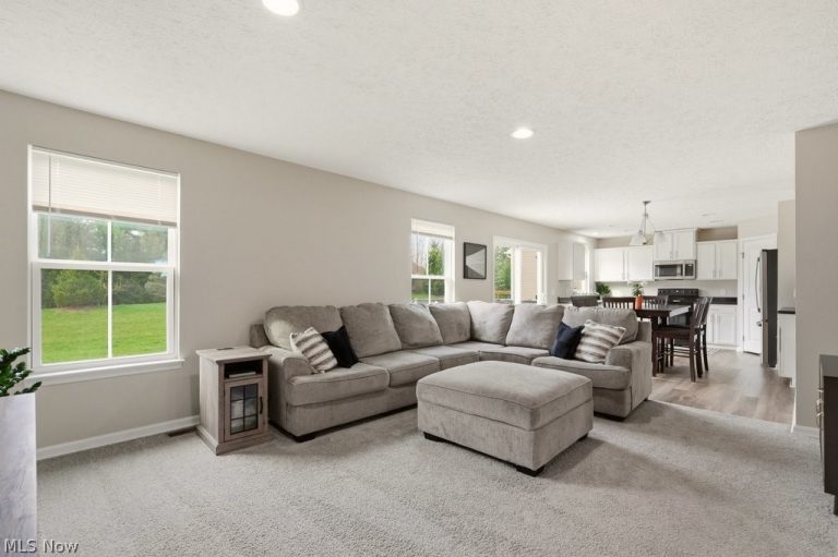 6562 Wisteria Lane, Medina, OH - Photo 5