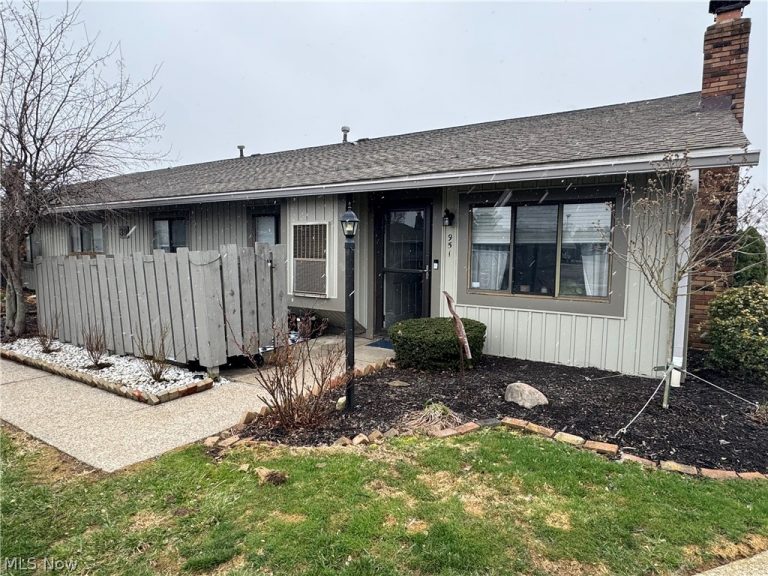 951 Kirkwall Drive, Copley, OH - Photo 4