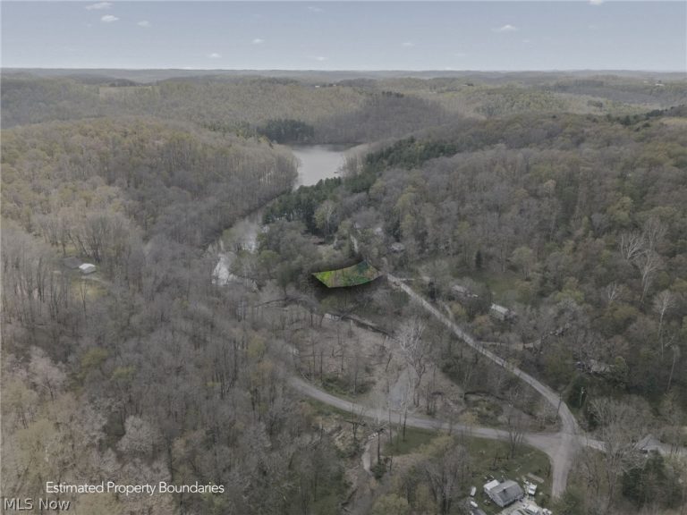 7166 Dove Road, Carrollton, OH - Photo 3