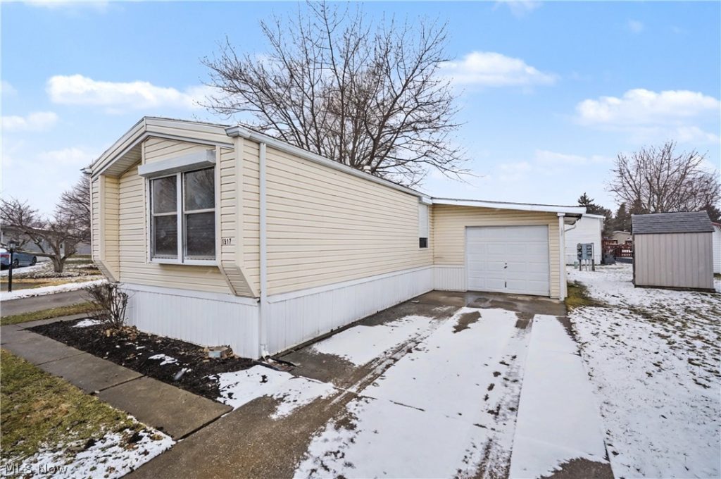 1517 Lady Anne, Streetsboro, OH